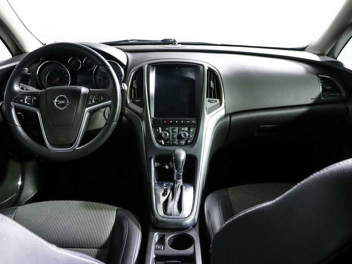Opel Astra 2011 года с пробегом. Фото: #9