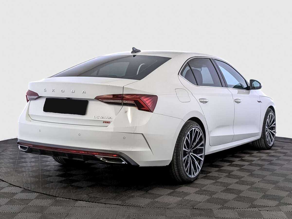 Skoda Octavia 2023 года с пробегом. Фото: #4