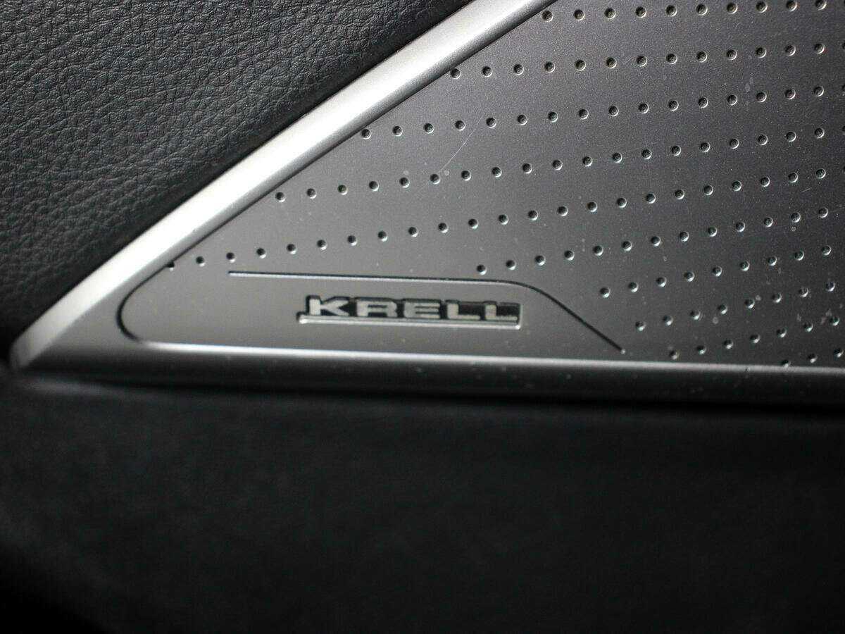 Kia K900 2019 года с пробегом. Фото: #16