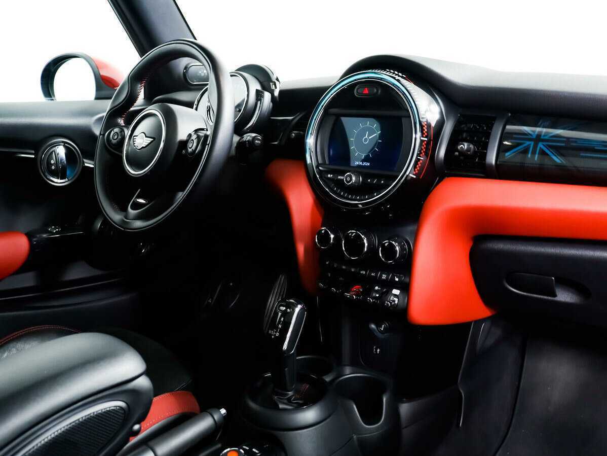 Mini Hatch 2018 года с пробегом. Фото: #8