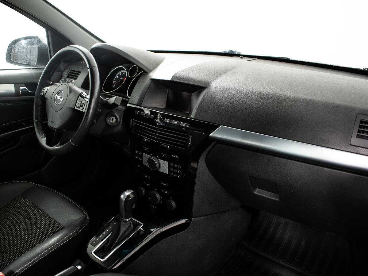 Opel Astra 2010 года с пробегом. Фото: #8