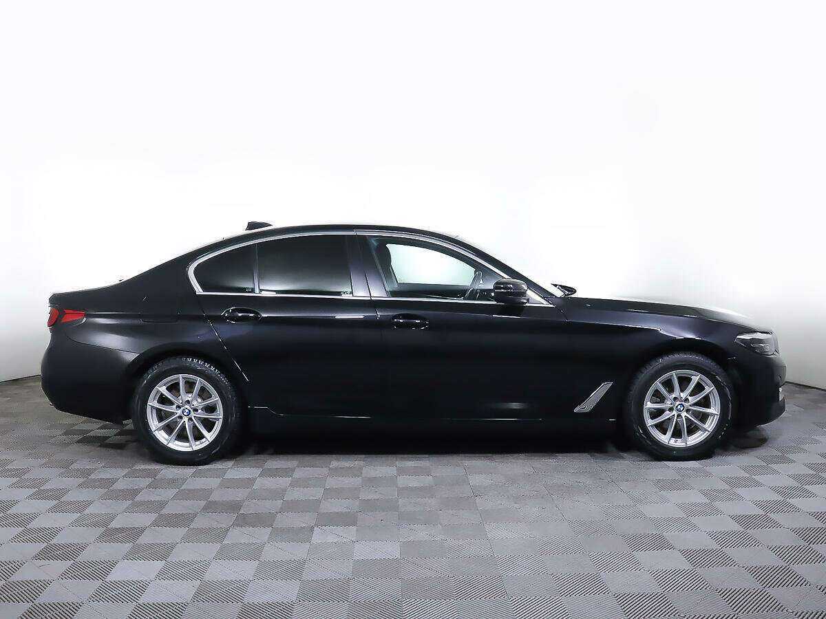 BMW 5 серии 2021 года с пробегом. Фото: #2