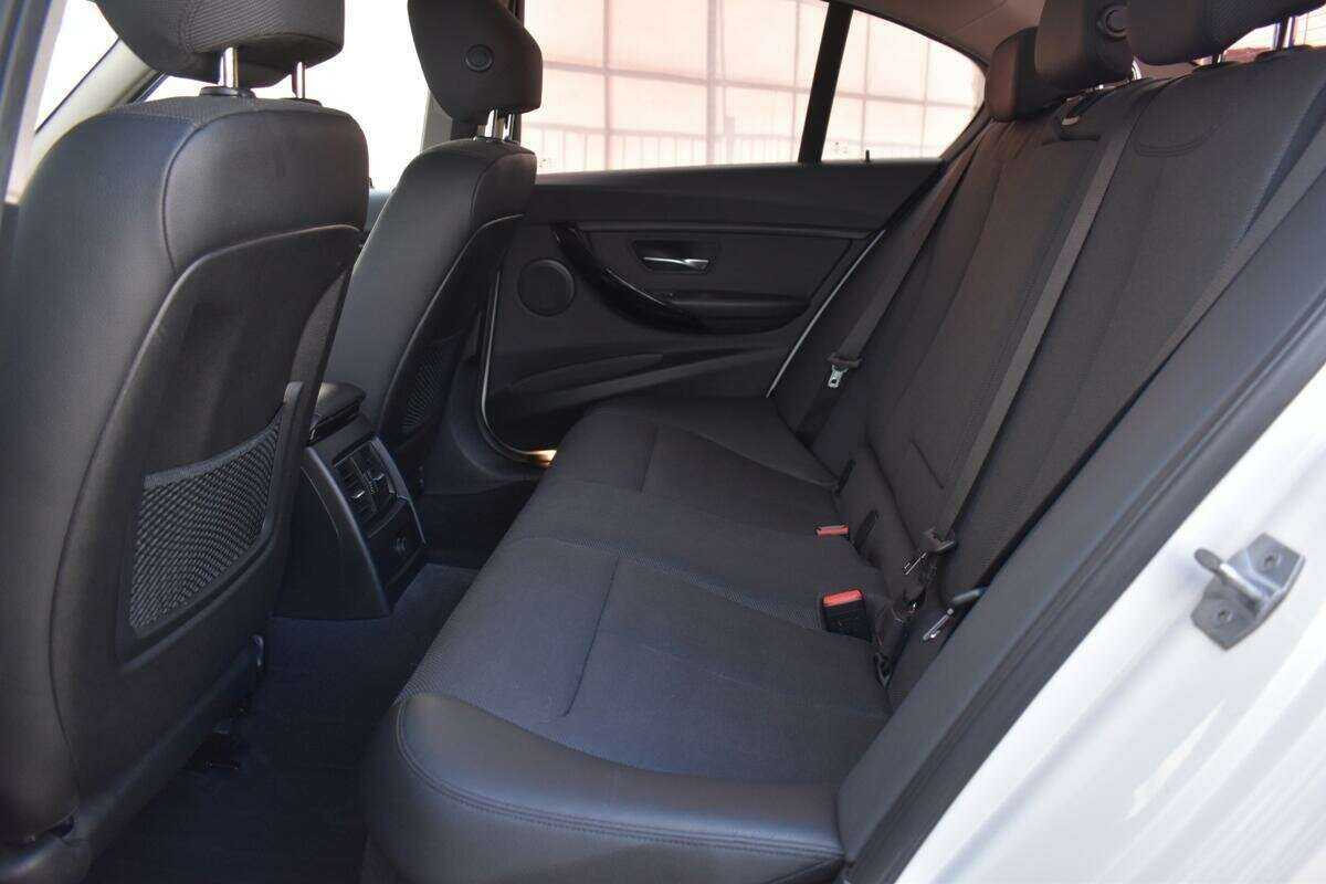 BMW 3 серии 2018 года с пробегом. Фото: #6