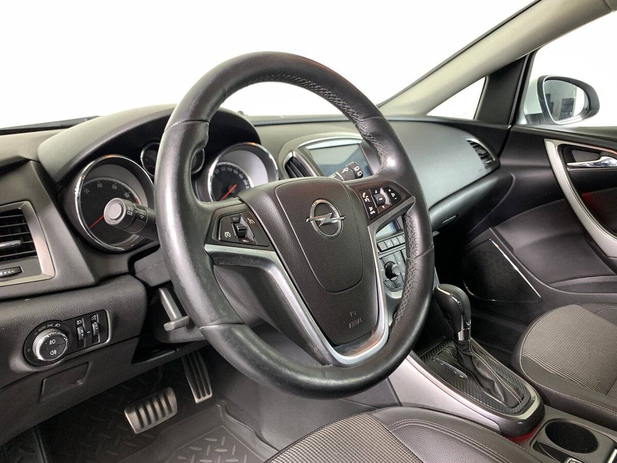 Opel Astra 2011 года с пробегом. Фото: #10