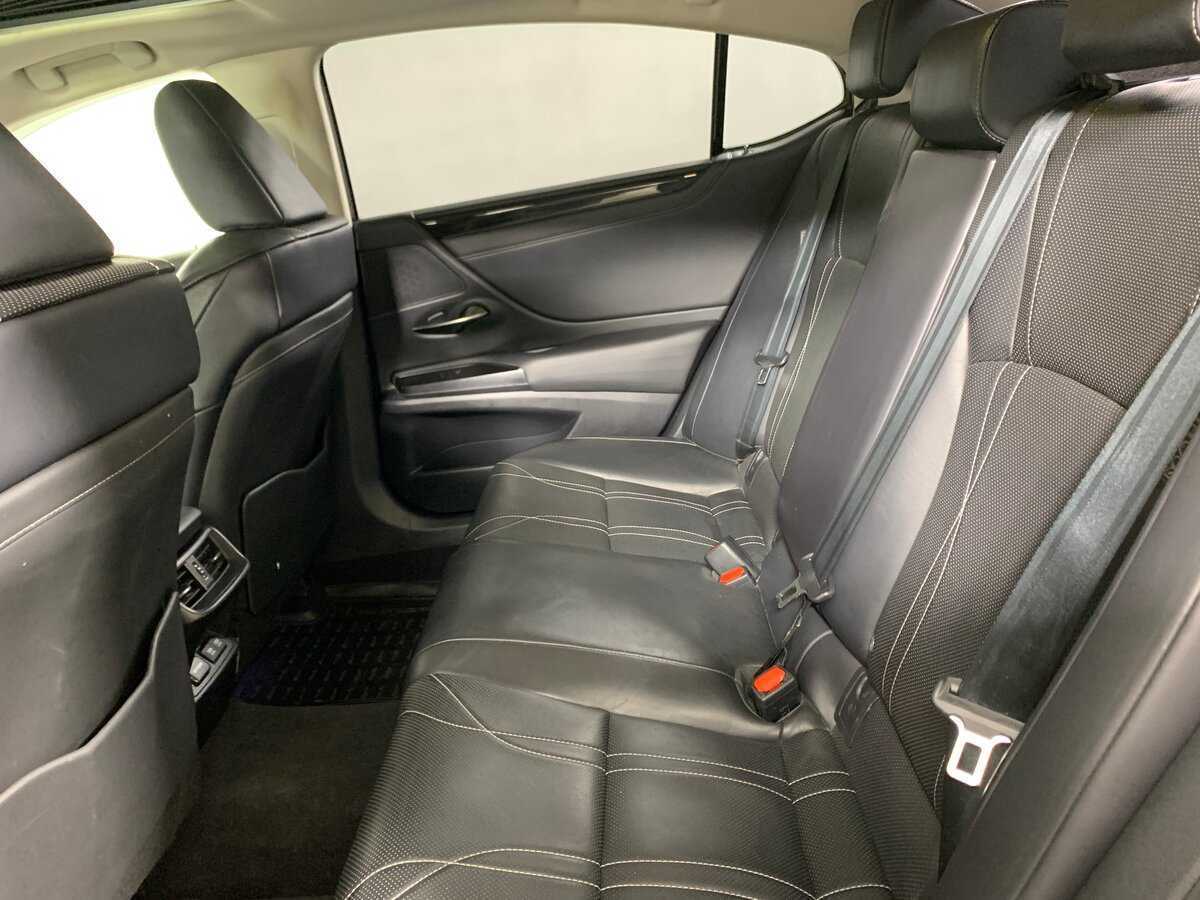Lexus ES 2018 года с пробегом. Фото: #17