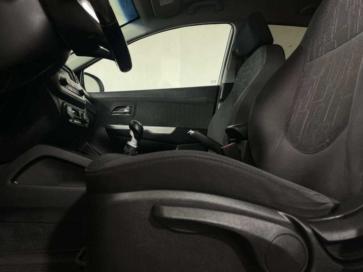 Kia Rio 2013 года с пробегом. Фото: #9