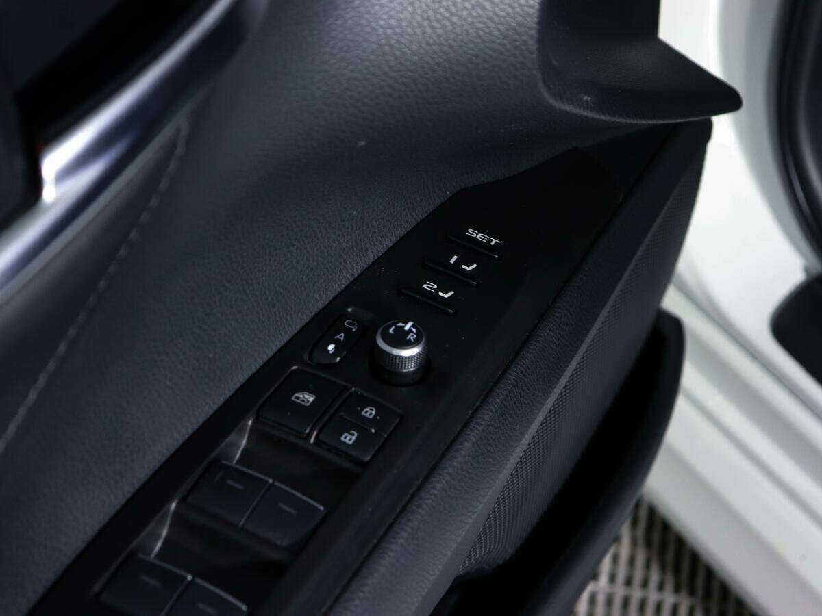 Toyota Camry 2021 года с пробегом. Фото: #17