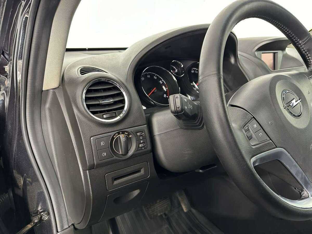 Opel Antara 2013 года с пробегом. Фото: #8