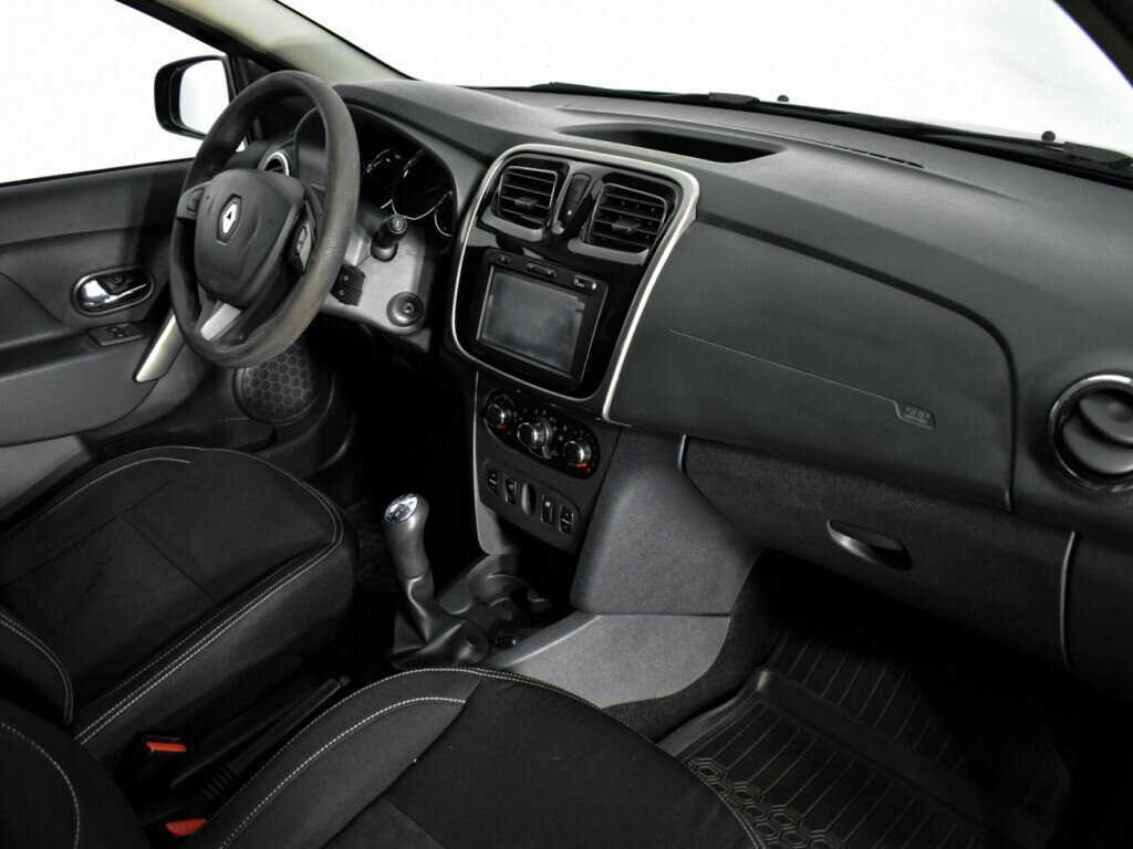 Renault Logan 2017 года с пробегом. Фото: #9