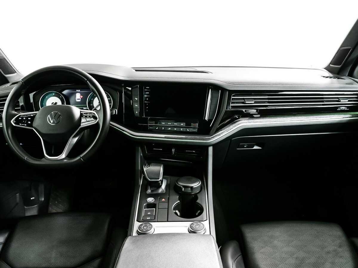 Volkswagen Touareg 2021 года с пробегом. Фото: #10