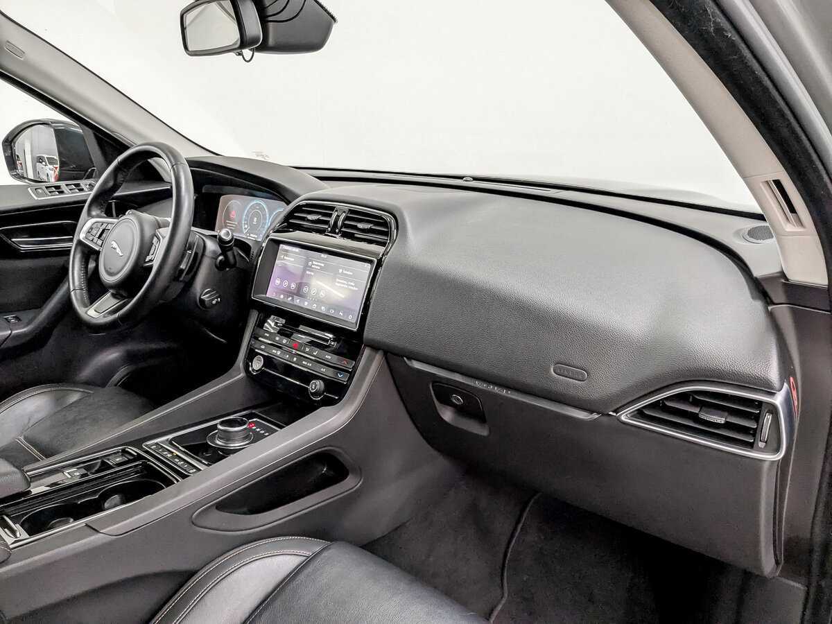 Jaguar F-Pace 2018 года с пробегом. Фото: #10