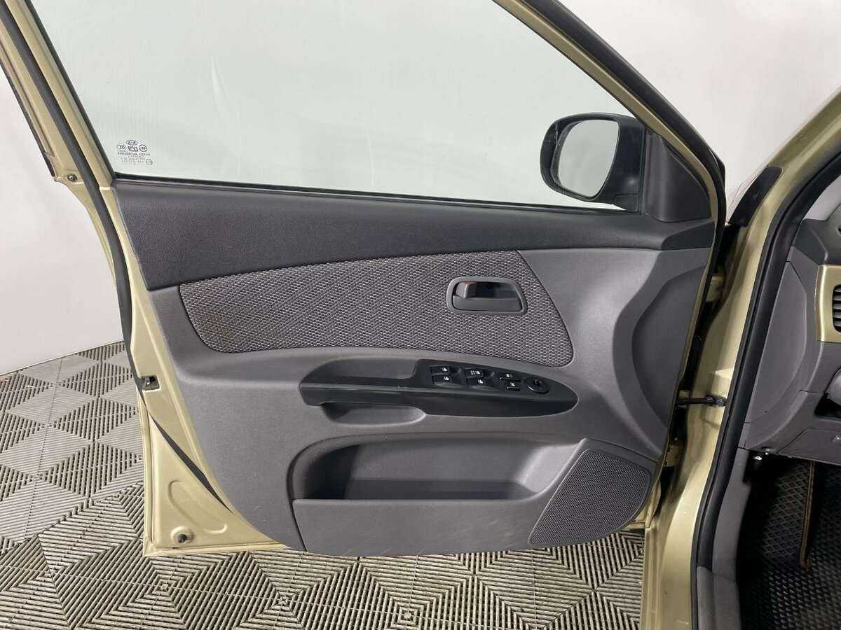 Kia Rio 2010 года с пробегом. Фото: #7