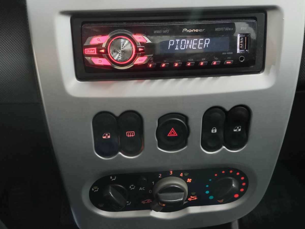 Renault Sandero 2012 года с пробегом. Фото: #12