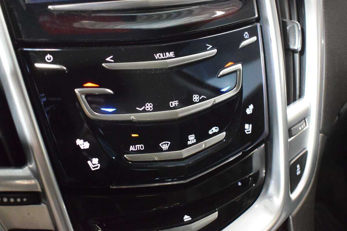 Cadillac SRX 2013 года с пробегом. Фото: #21
