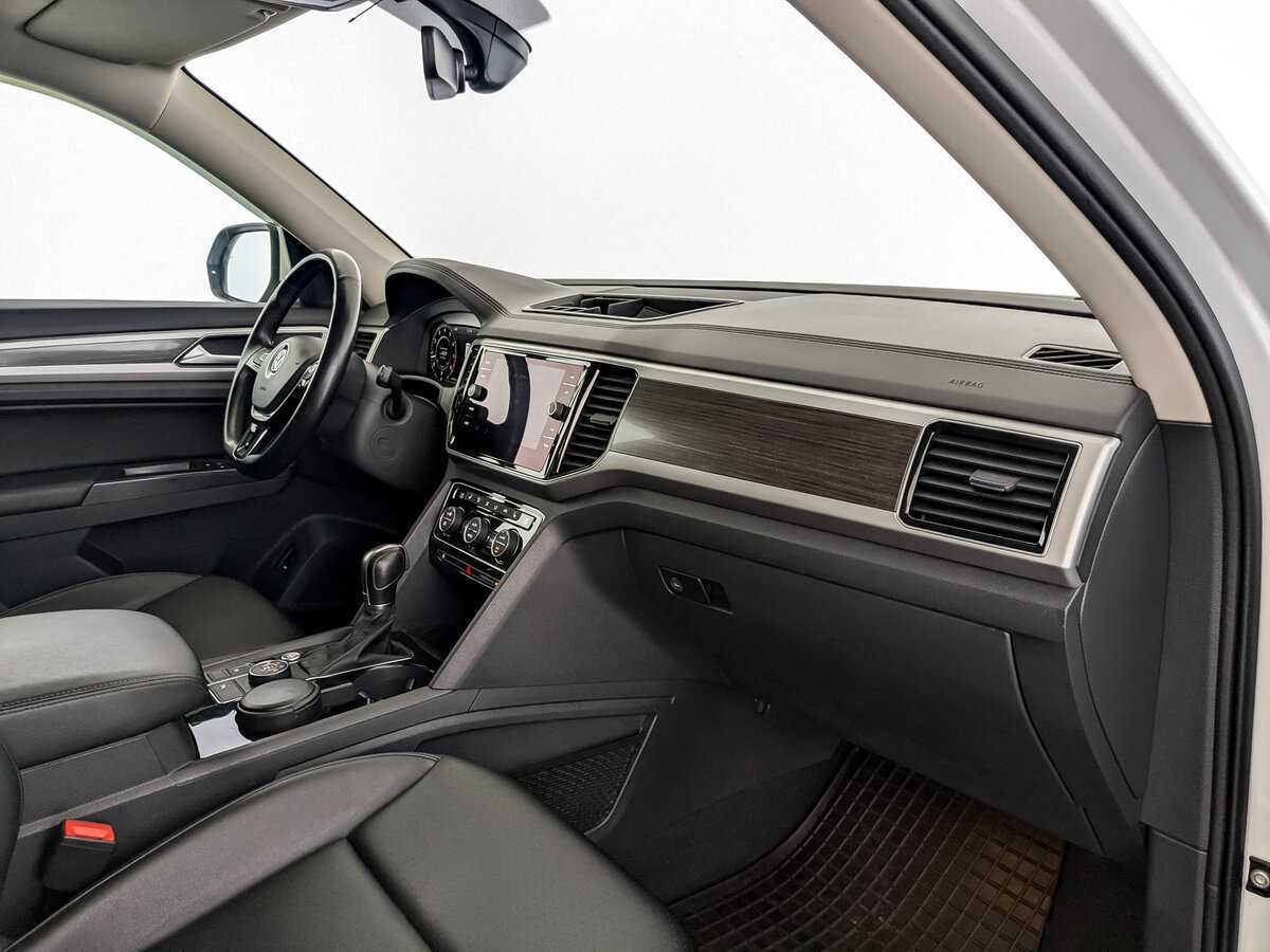 Volkswagen Teramont 2019 года с пробегом. Фото: #10