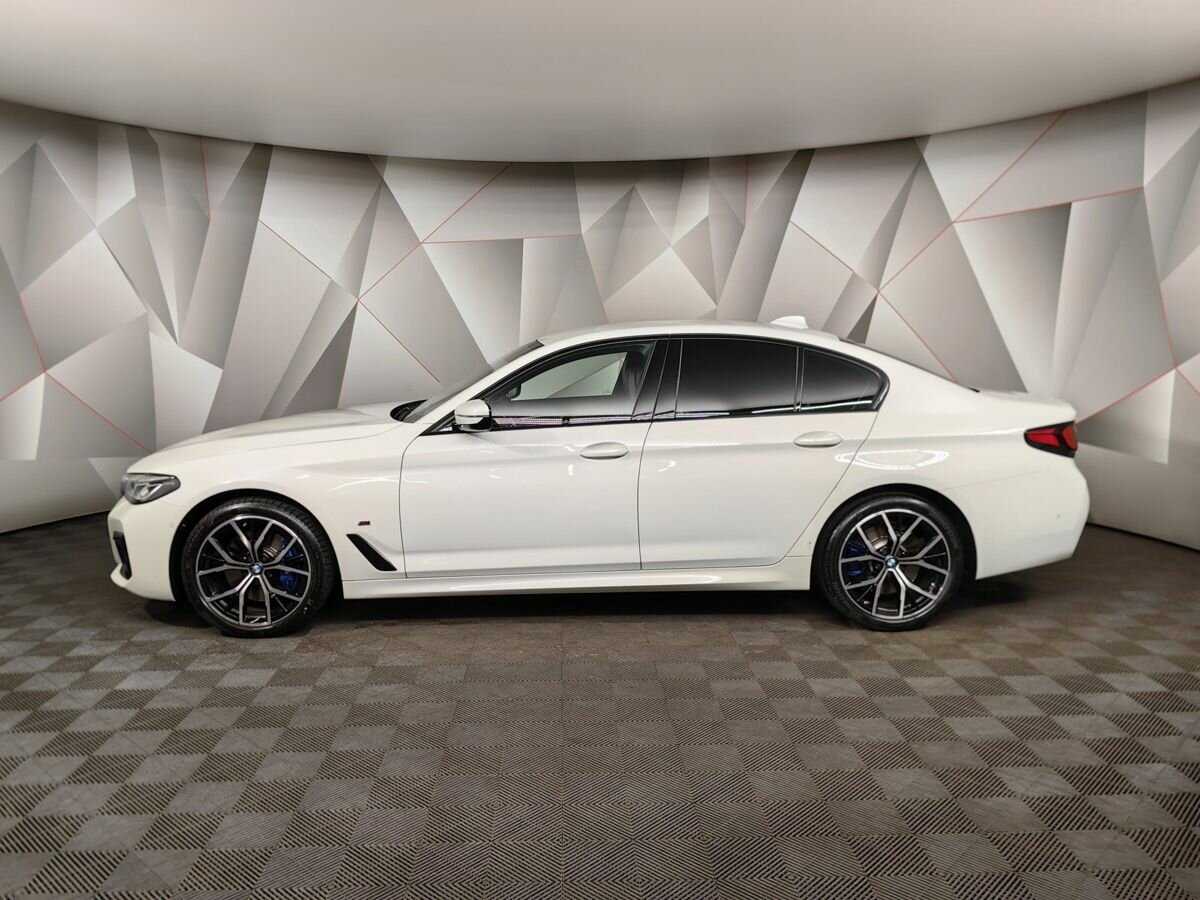 BMW 5 серии 2020 года с пробегом. Фото: #4