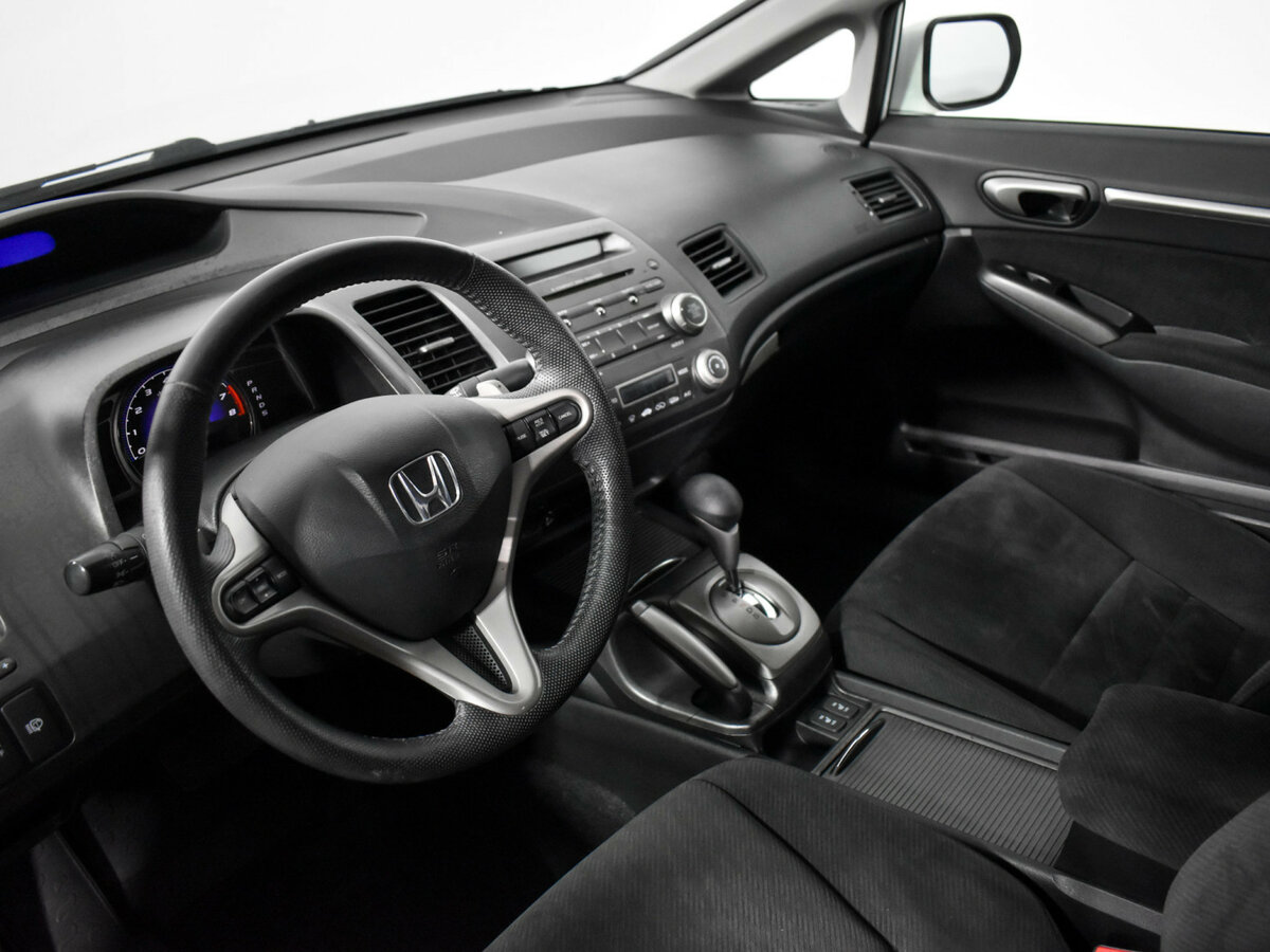 Honda Civic 2011 года с пробегом. Фото: #7