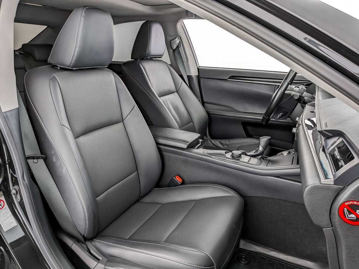 Lexus ES 2018 года с пробегом. Фото: #19