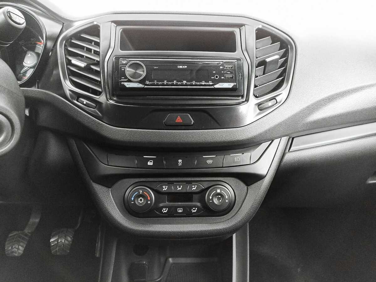 Lada (ВАЗ) Vesta 2018 года с пробегом. Фото: #12