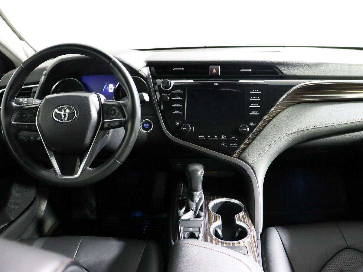 Toyota Camry 2020 года с пробегом. Фото: #7