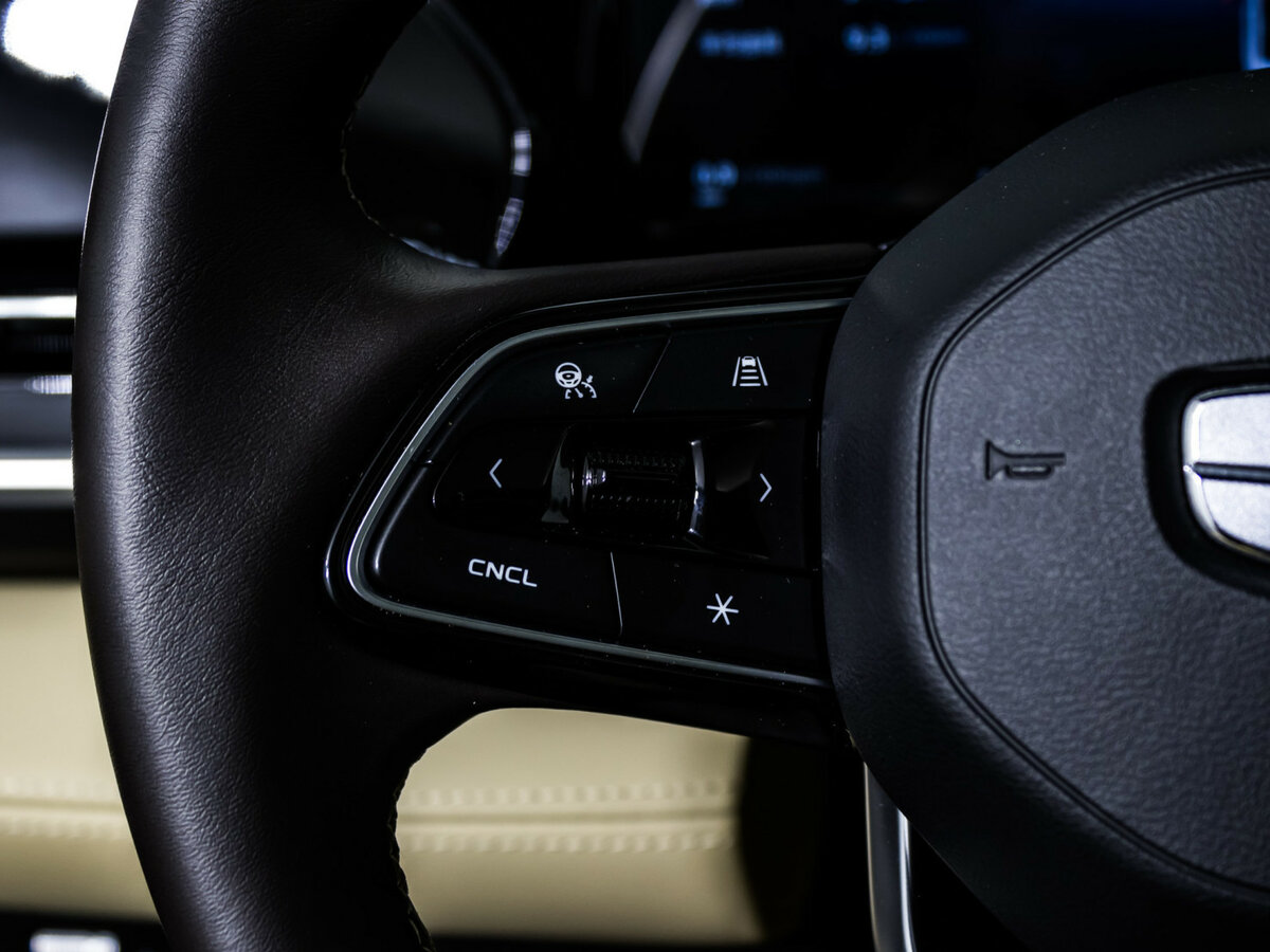 Geely Monjaro 2024 года с пробегом. Фото: #20