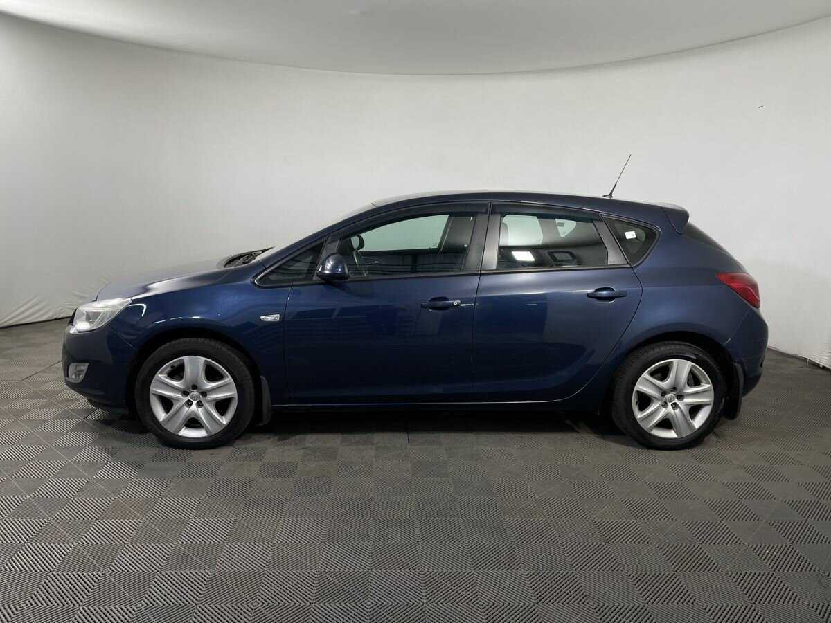 Opel Astra 2010 года с пробегом. Фото: #4