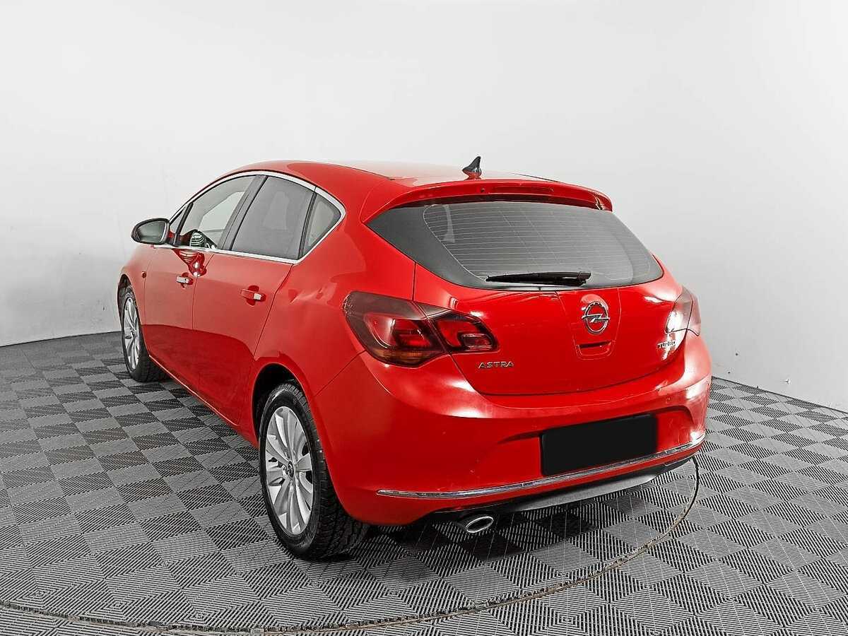 Opel Astra 2012 года с пробегом. Фото: #5