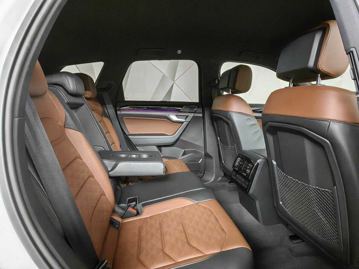 Volkswagen Touareg 2019 года с пробегом. Фото: #11