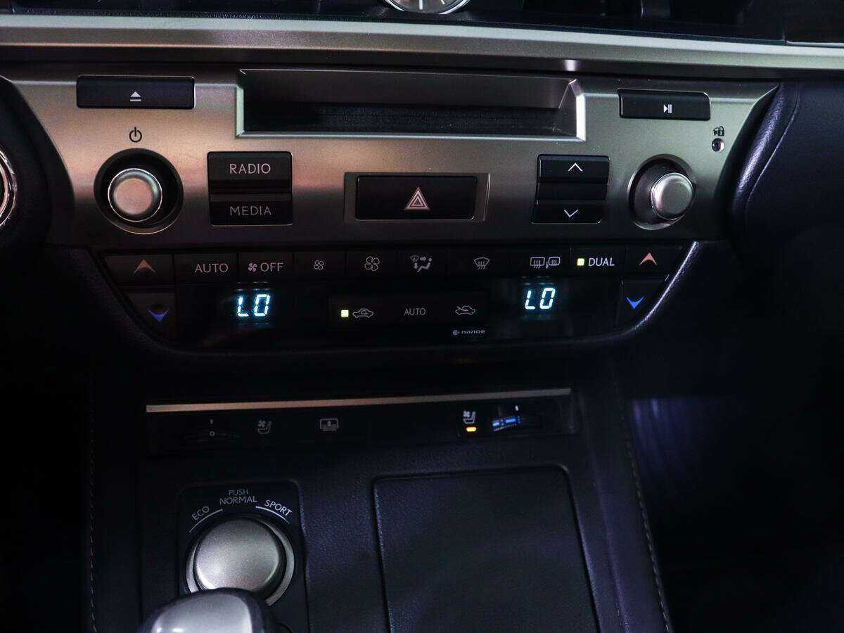Lexus ES 2016 года с пробегом. Фото: #17
