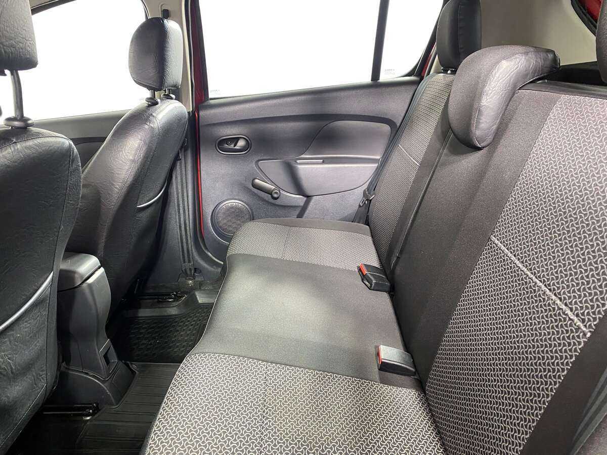 Renault Sandero 2015 года с пробегом. Фото: #10