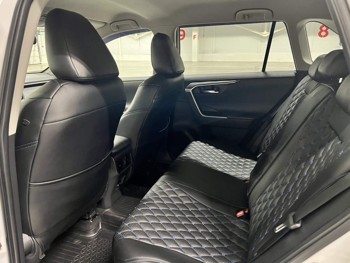 Toyota RAV4 2021 года с пробегом. Фото: #11