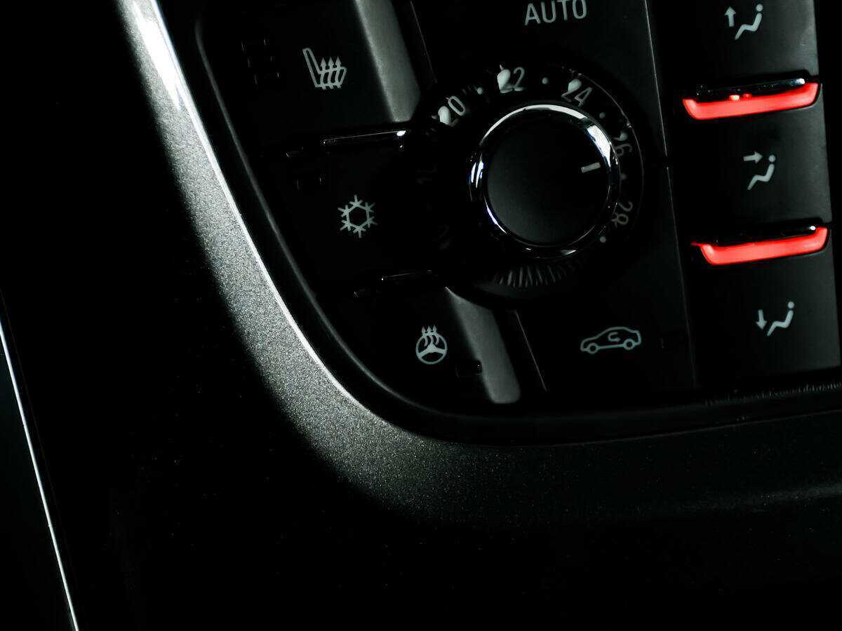 Opel Astra 2013 года с пробегом. Фото: #14