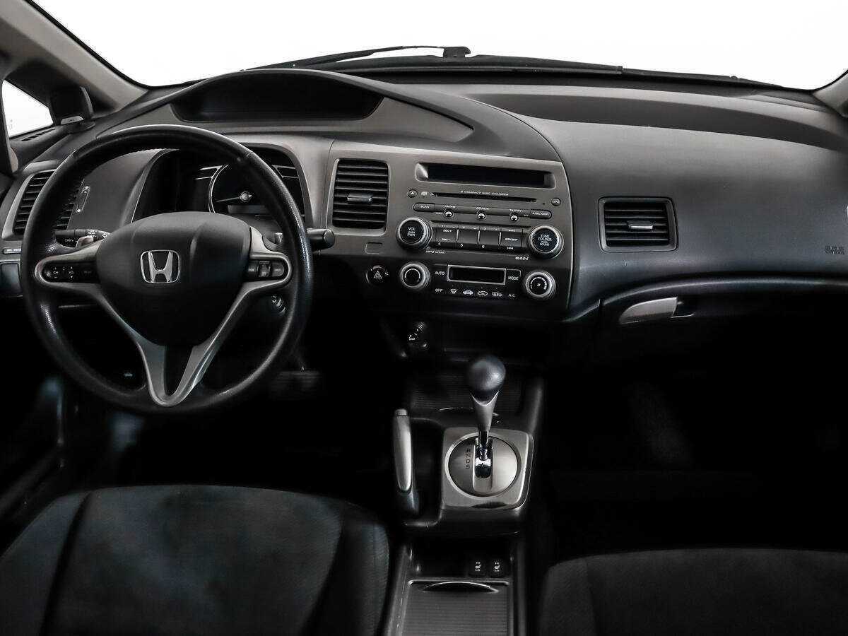 Honda Civic 2010 года с пробегом. Фото: #11