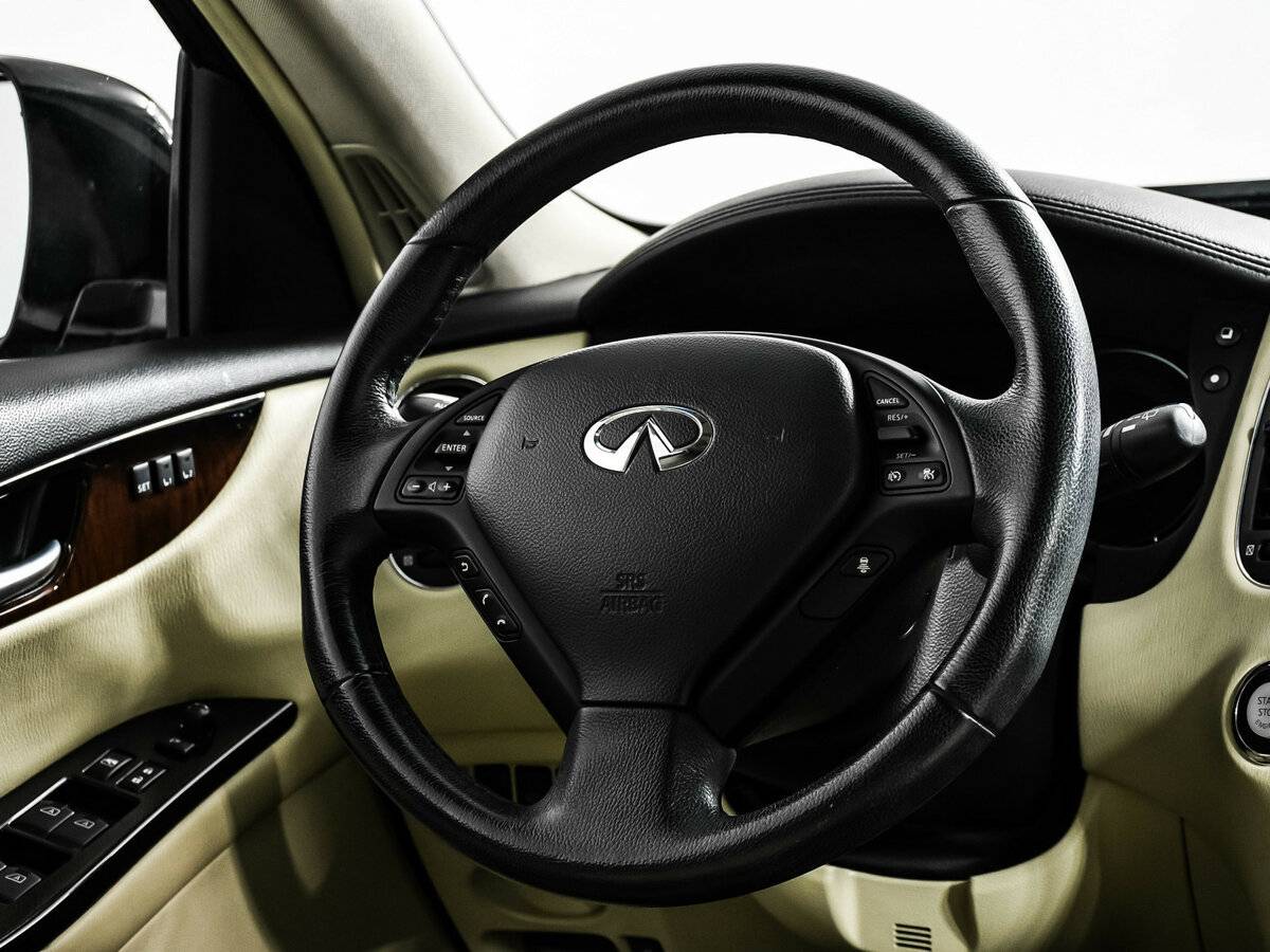 Infiniti QX50 2015 года с пробегом. Фото: #11