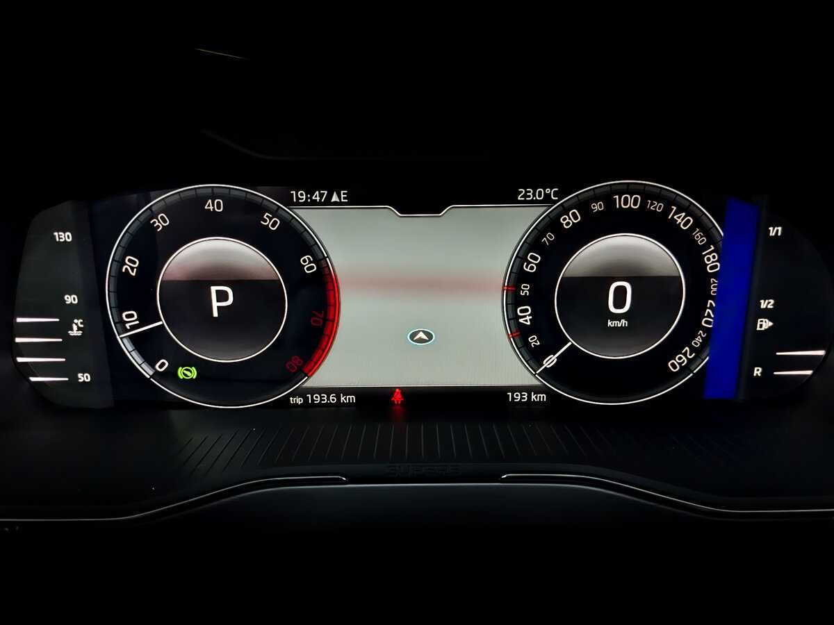 Skoda Superb 2024 года с пробегом. Фото: #11