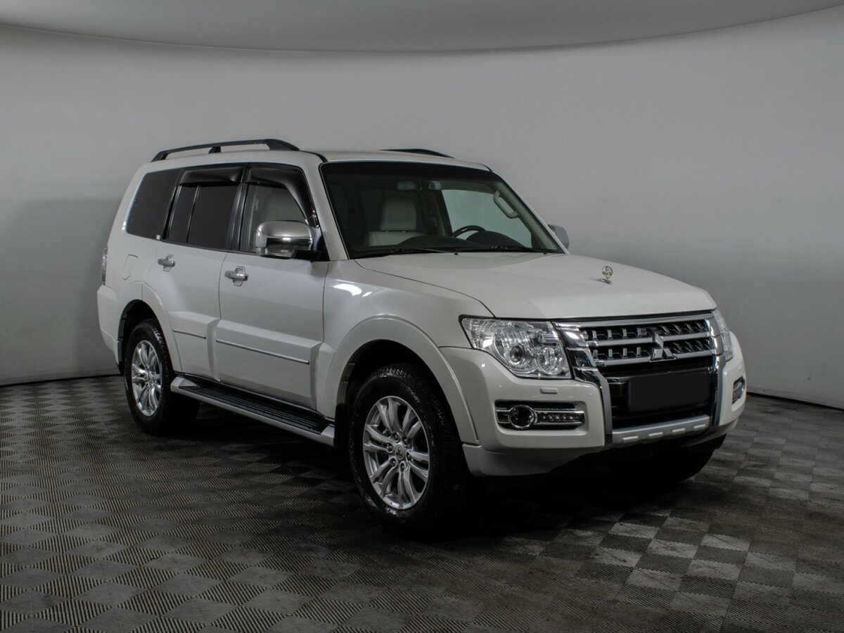 Mitsubishi Pajero 2019 года с пробегом. Фото: #2