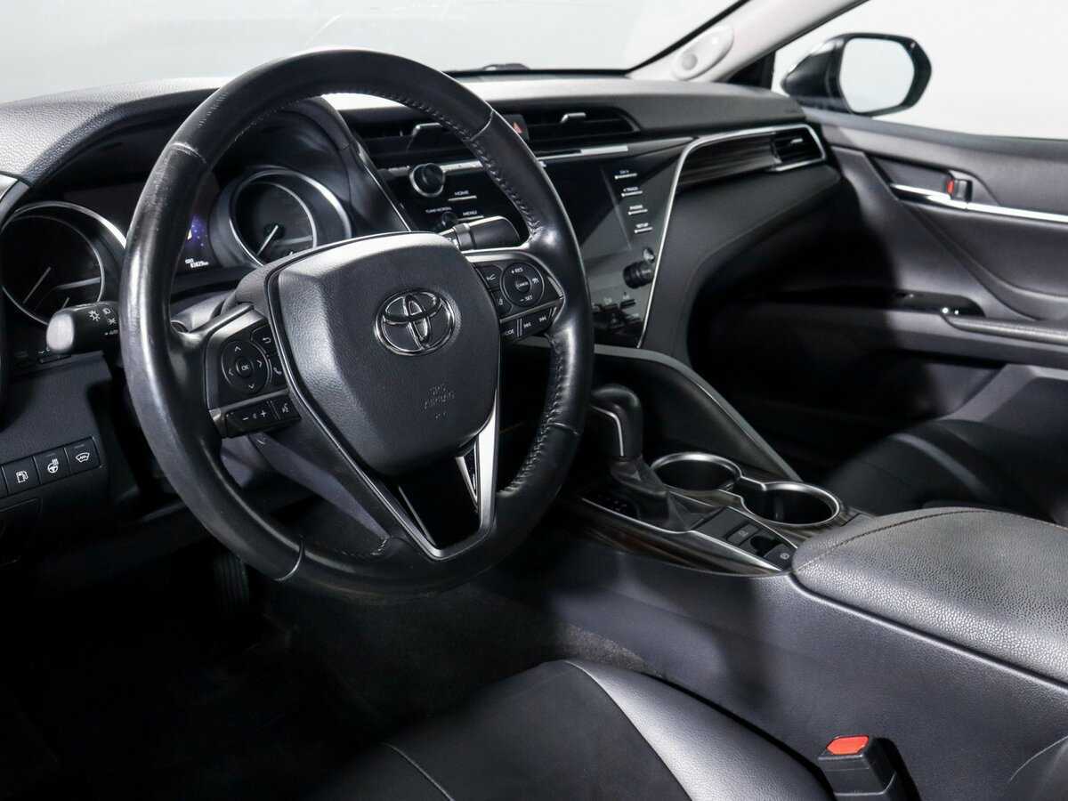 Toyota Camry 2018 года с пробегом. Фото: #9
