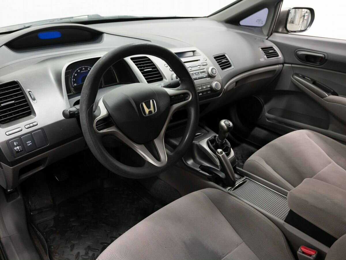 Honda Civic 2008 года с пробегом. Фото: #6