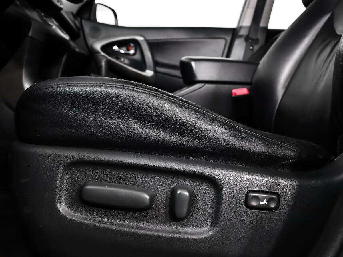 Toyota RAV4 2011 года с пробегом. Фото: #9