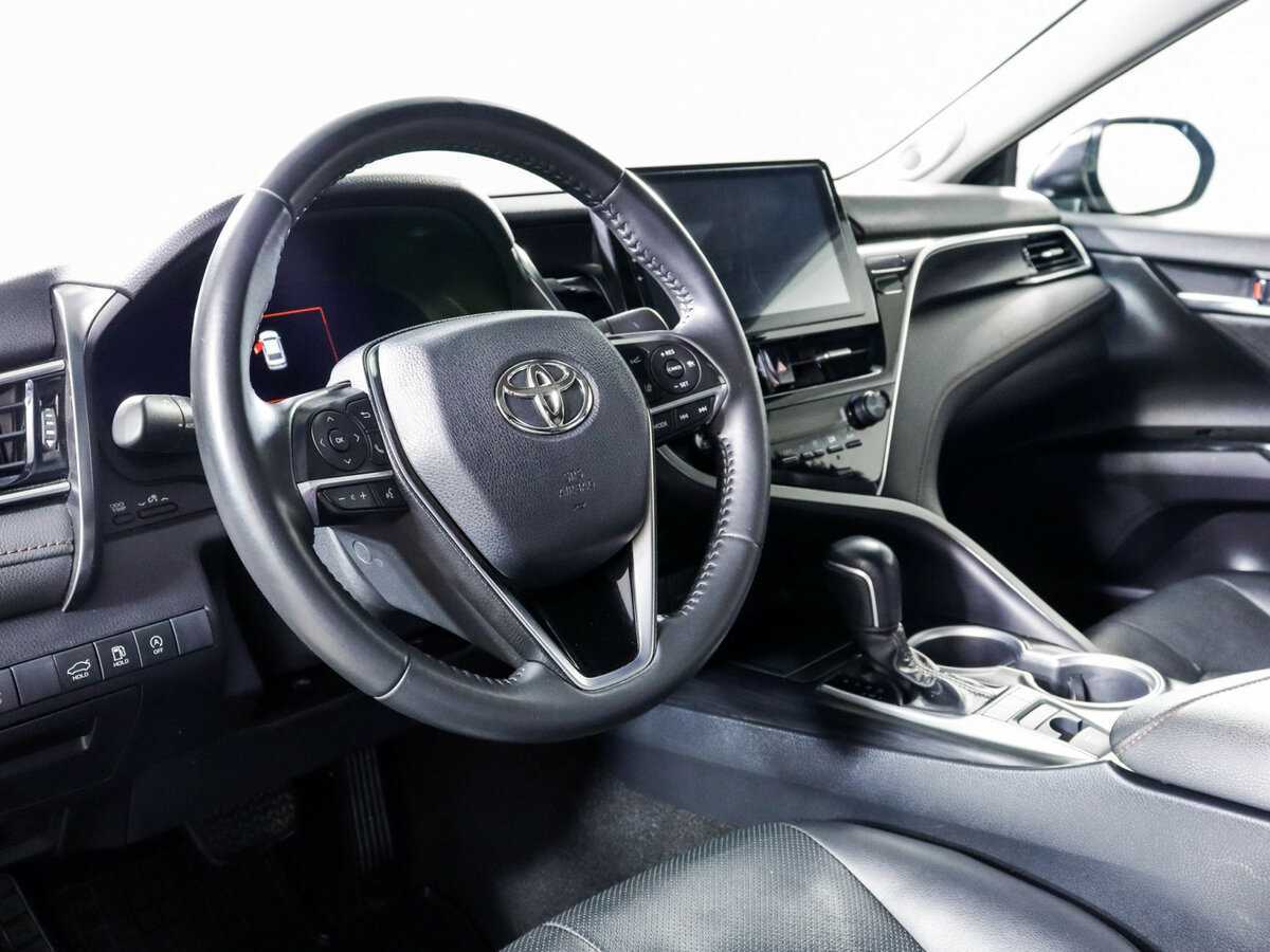 Toyota Camry 2023 года с пробегом. Фото: #13