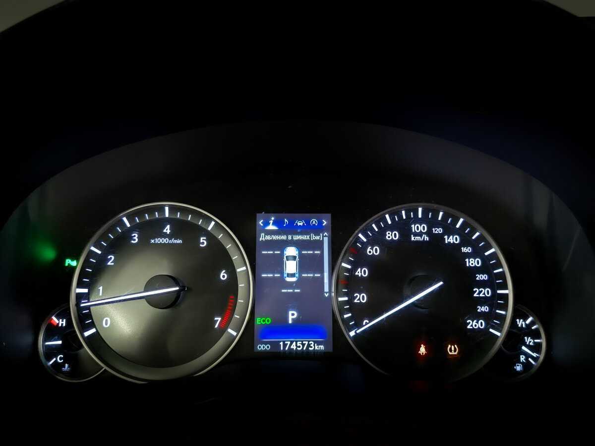 Lexus ES 2015 года с пробегом. Фото: #12
