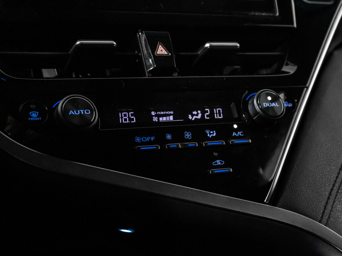 Toyota Camry 2022 года с пробегом. Фото: #16