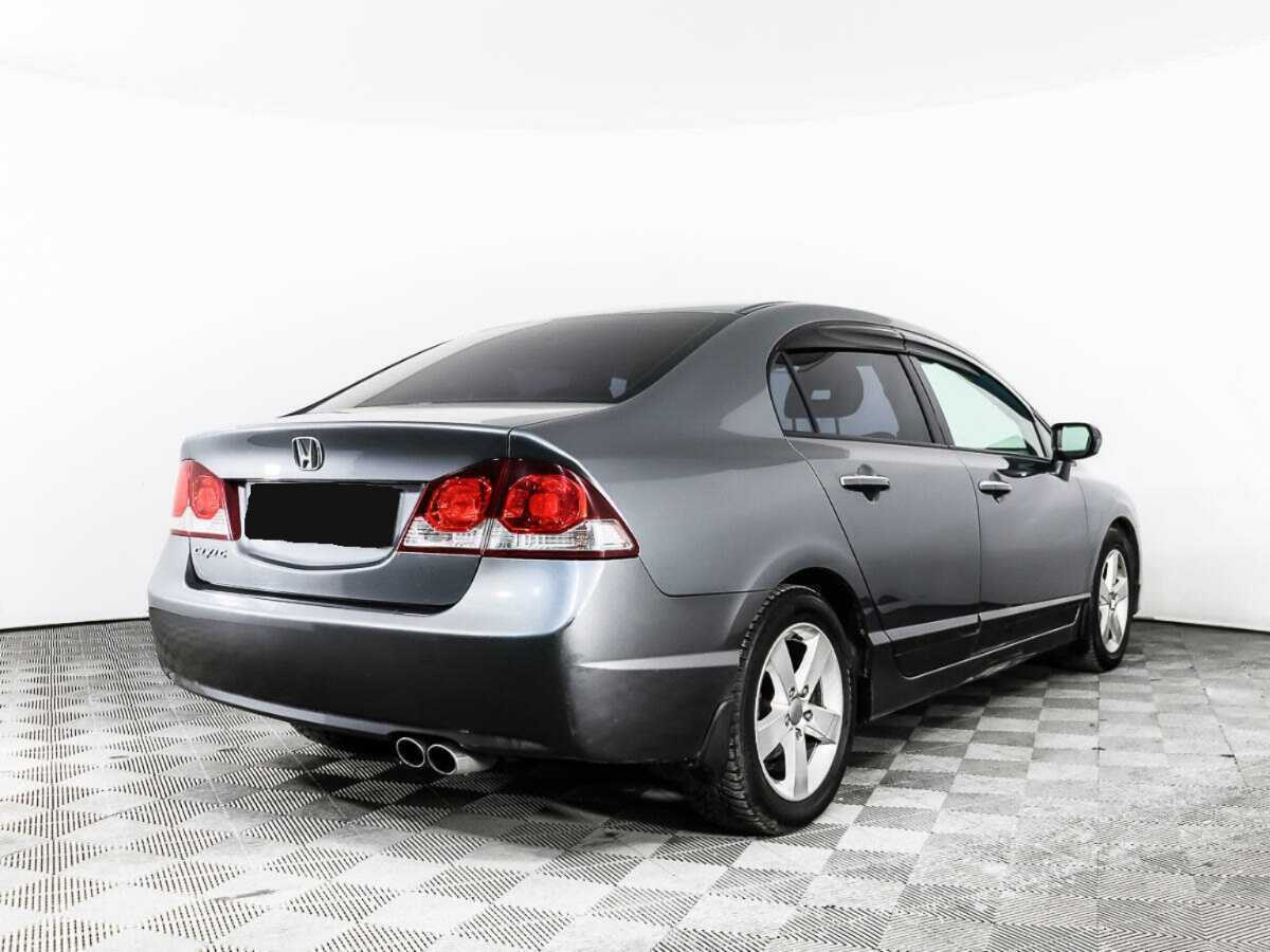 Honda Civic 2010 года с пробегом. Фото: #4