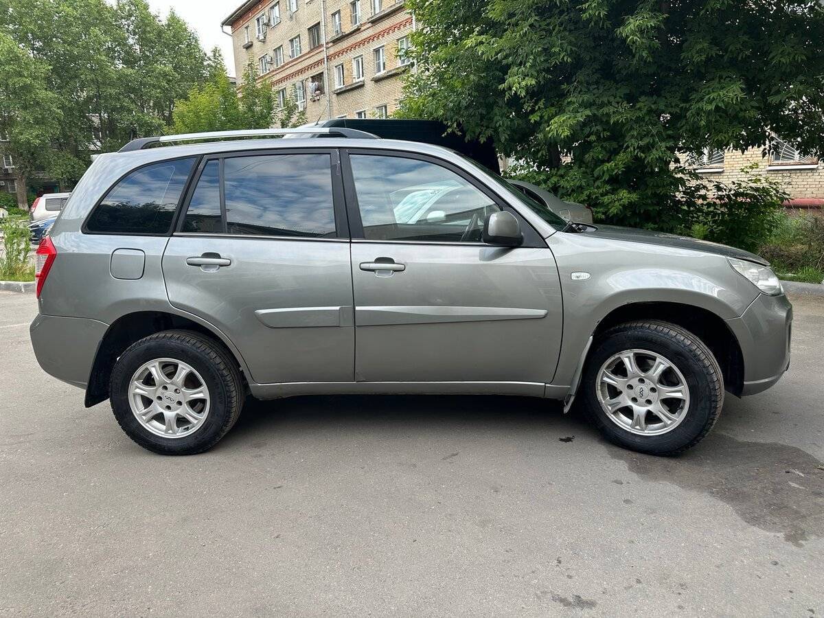 Chery Tiggo (T11) 2013 года с пробегом. Фото: #3