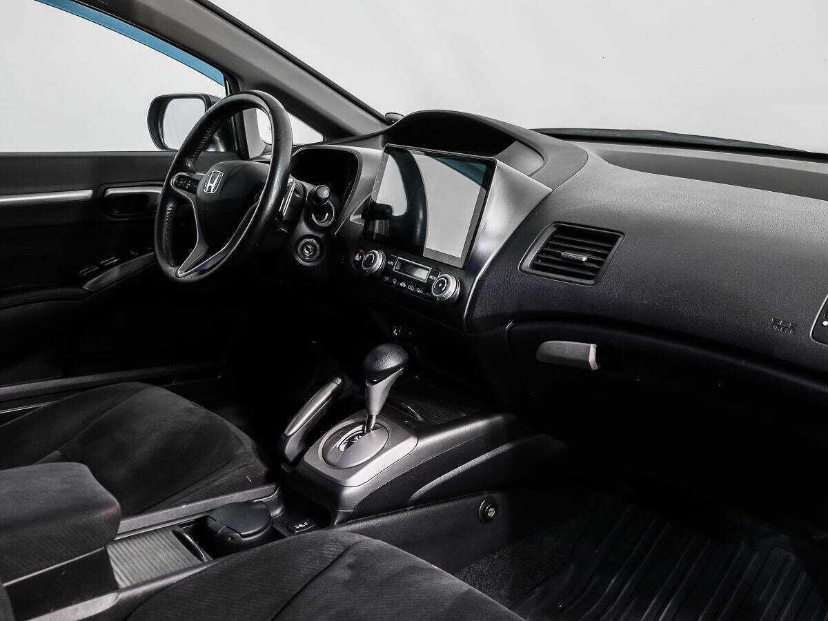Honda Civic 2010 года с пробегом. Фото: #10