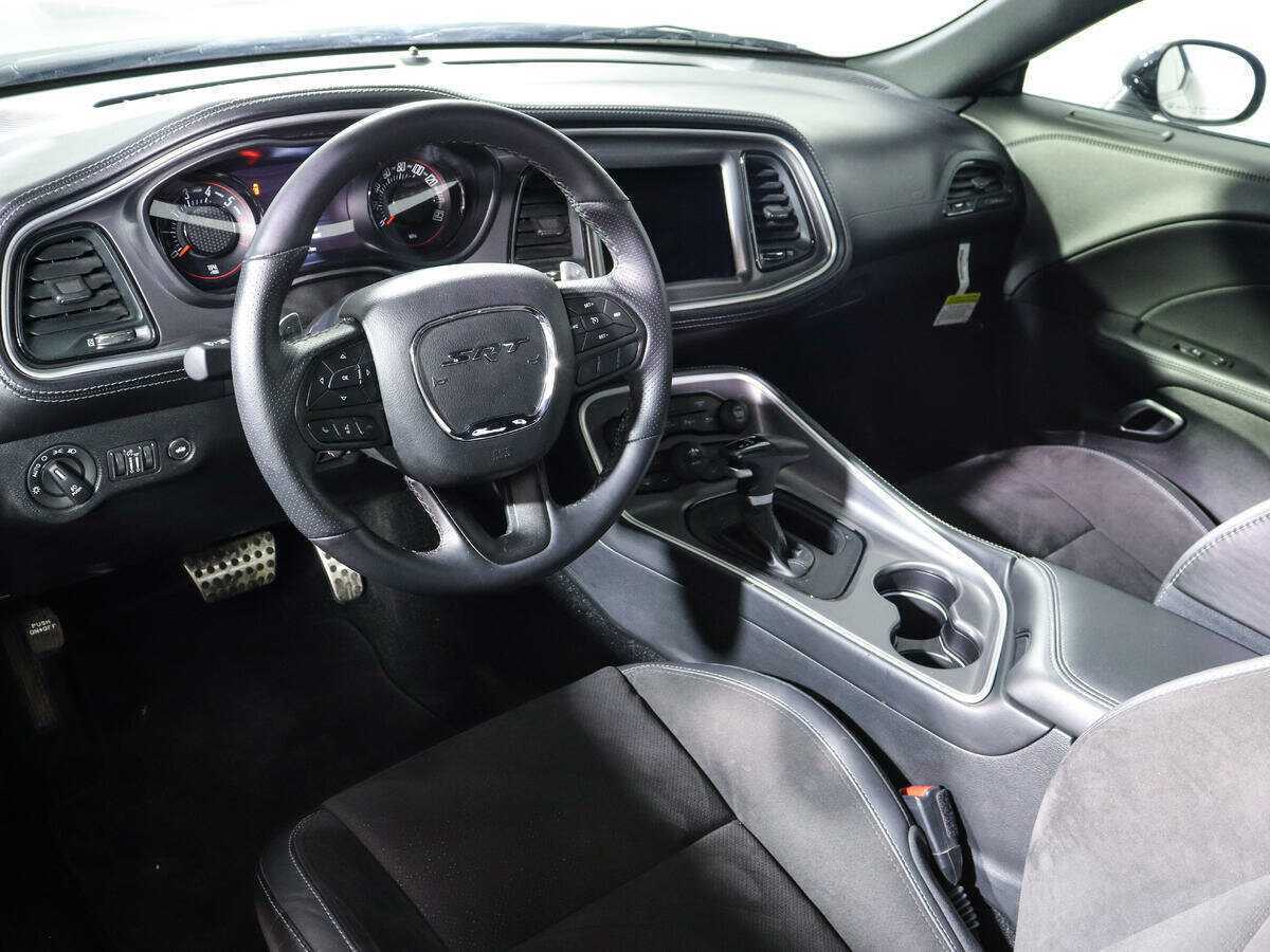 Dodge Challenger 2022 года с пробегом. Фото: #12