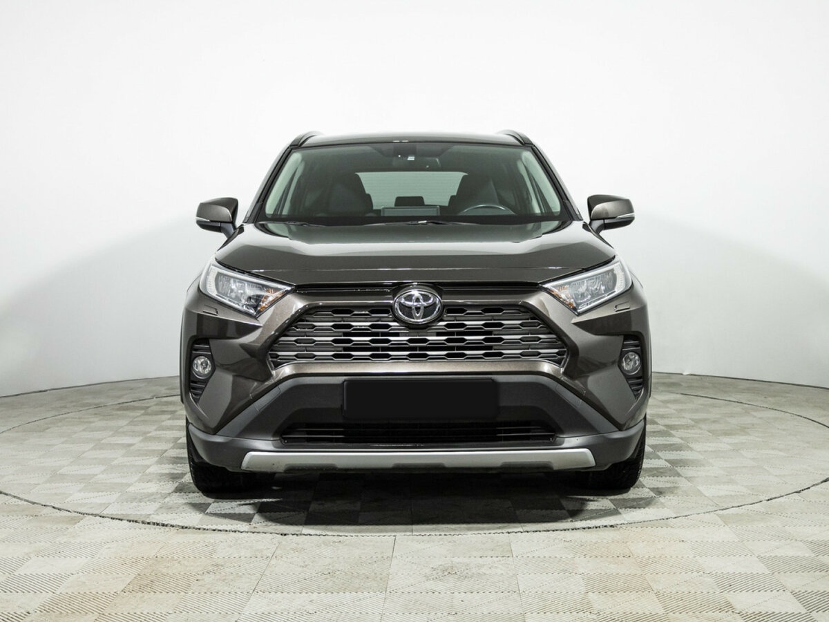 Toyota RAV4 2021 года с пробегом. Фото: #1