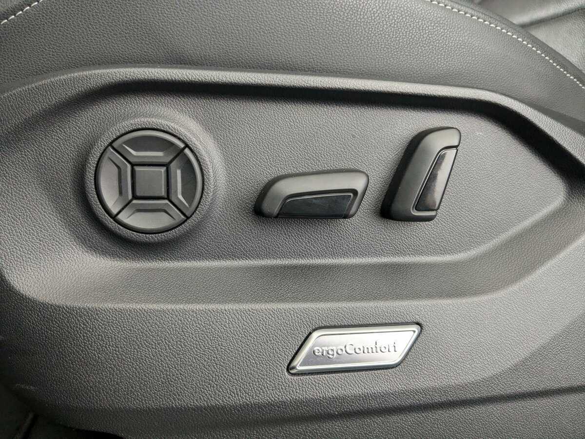 Volkswagen Touareg 2020 года с пробегом. Фото: #15