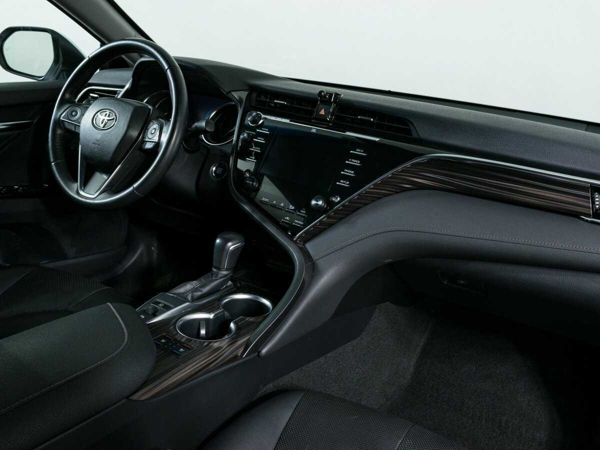 Toyota Camry 2018 года с пробегом. Фото: #7