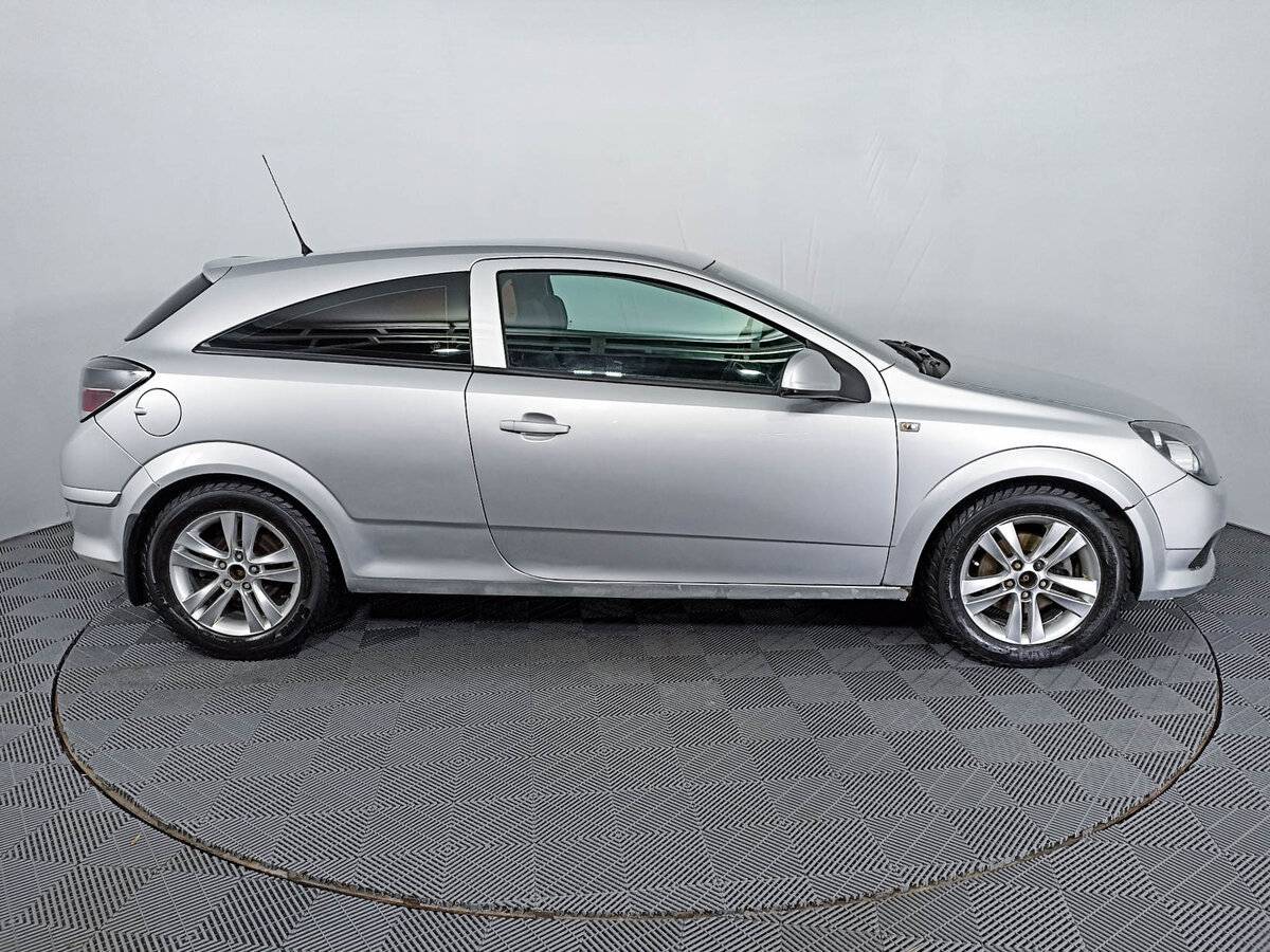 Opel Astra 2011 года с пробегом. Фото: #3